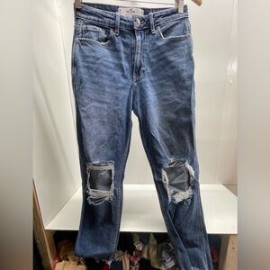 Hollister Curvy High-Rise  Distressed Mom Jeans